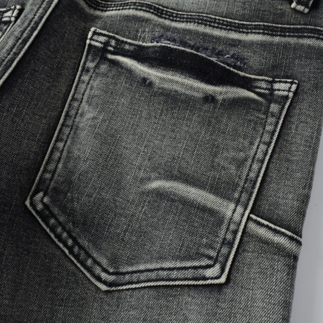 Ripped Knee Washed Jeans