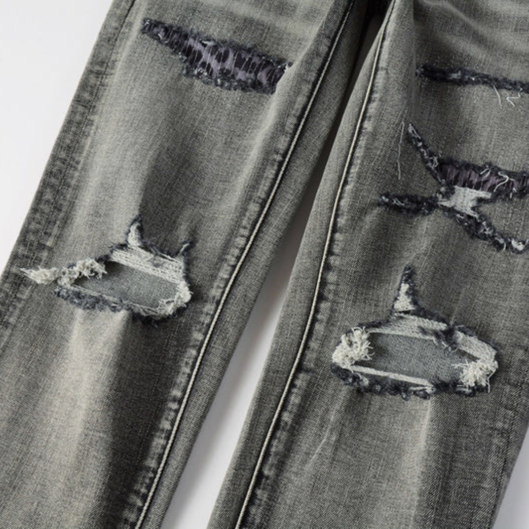 Ripped Knee Washed Jeans